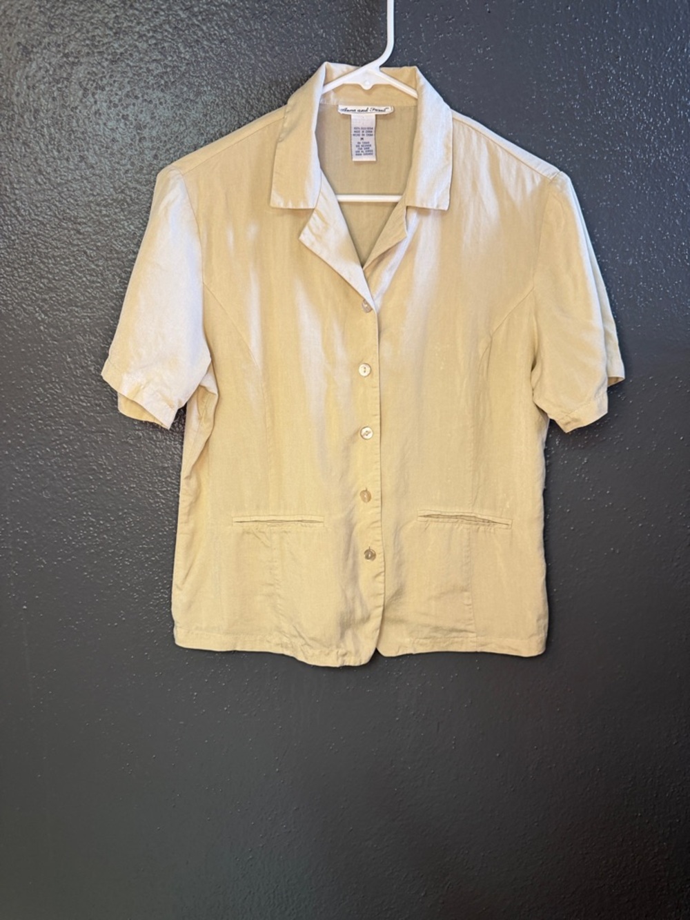 Vintage Anna And Frank 100% Silk Short Sleeve Shirt in Light Beige